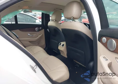 2021 Mercedes-Benz C 300 Sedan z USA, uszkodzony, nr VIN W1KWF8DB2MR606717